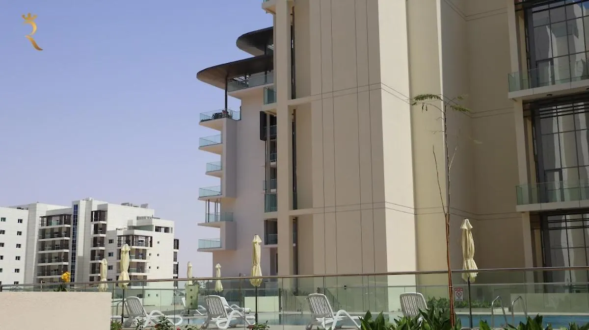Apartamento Masdar 2Br Apt Pool Parking And Near The Airport Abu Dhabi Emirados Árabes Unidos