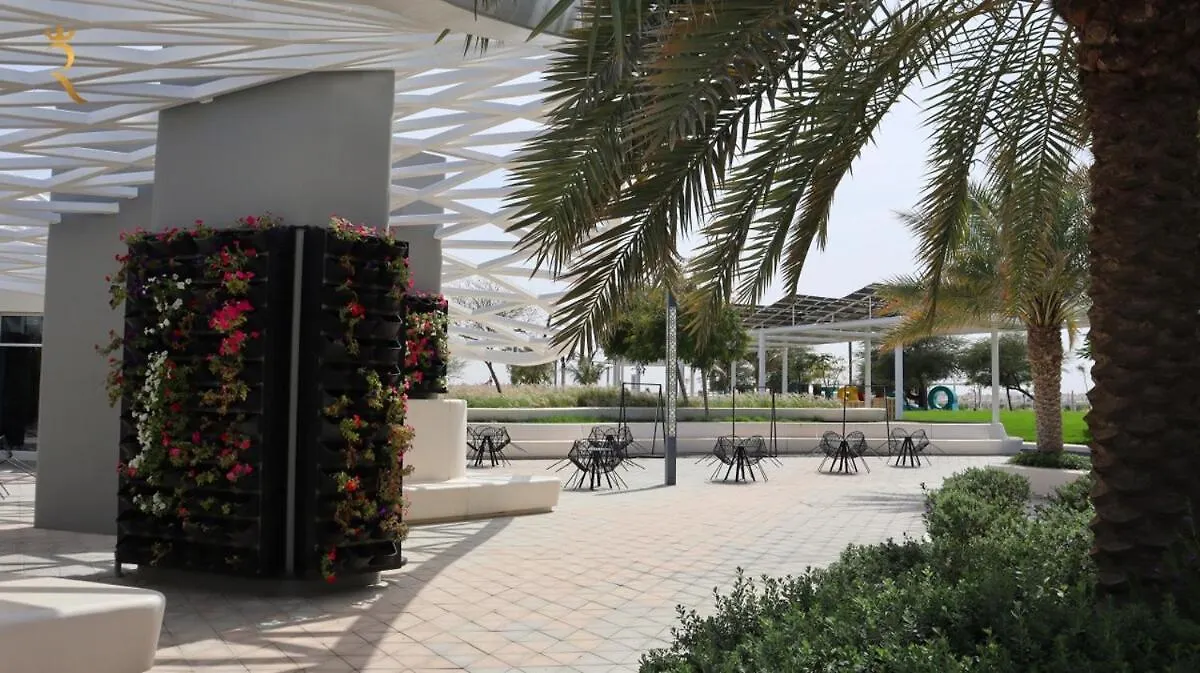 Masdar 2Br Apt Pool Parking And Near The Airport Abu Dhabi